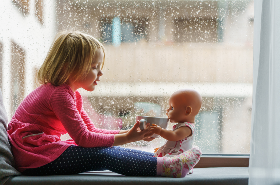 8 BEST Rainy Day Play Ideas (with stuff you already have at home)