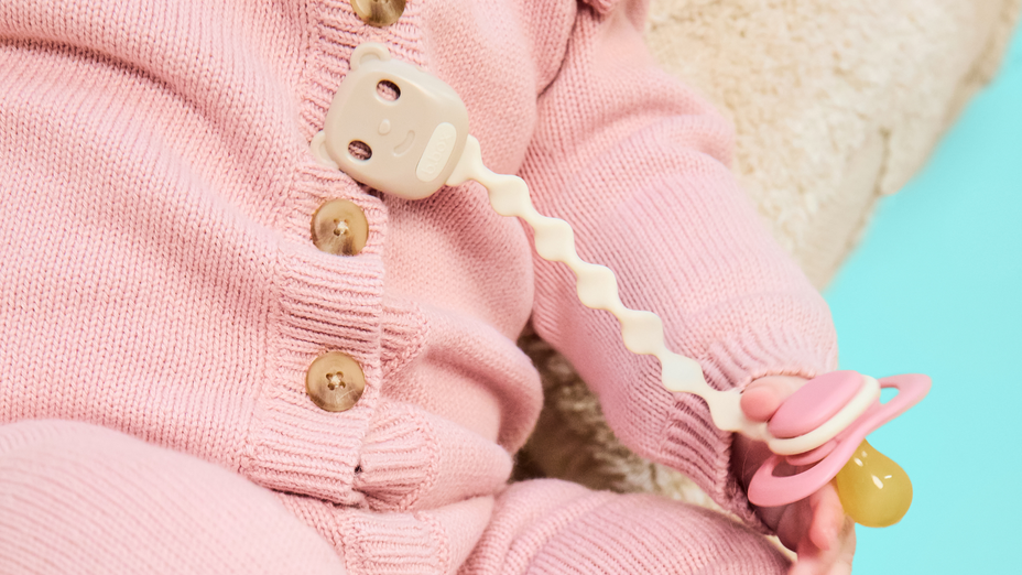 the 5 most common mistakes parents make with soother clips