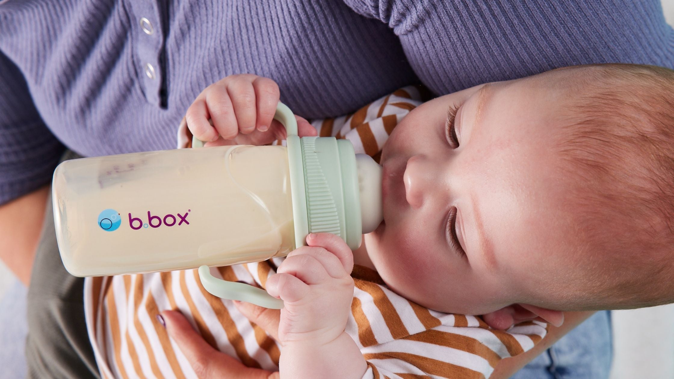 How baby bottle handles can improve fine motor skills development
