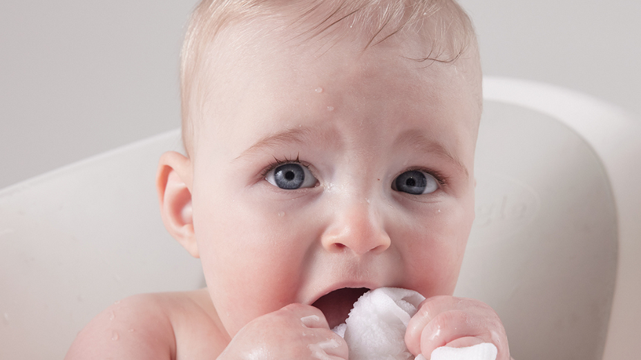 settling into parenthood: is co-bathing with your baby okay?