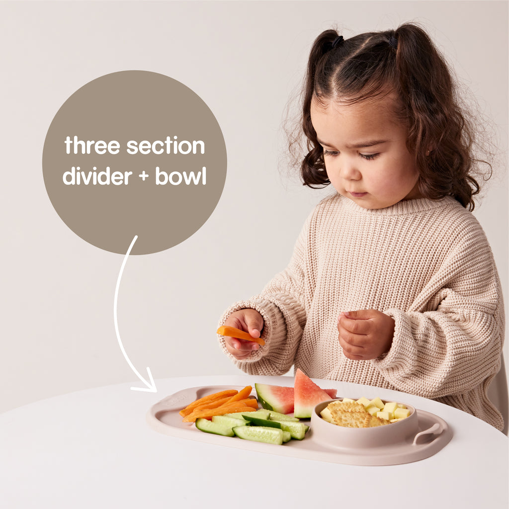 roll + go mealtime mat - latte