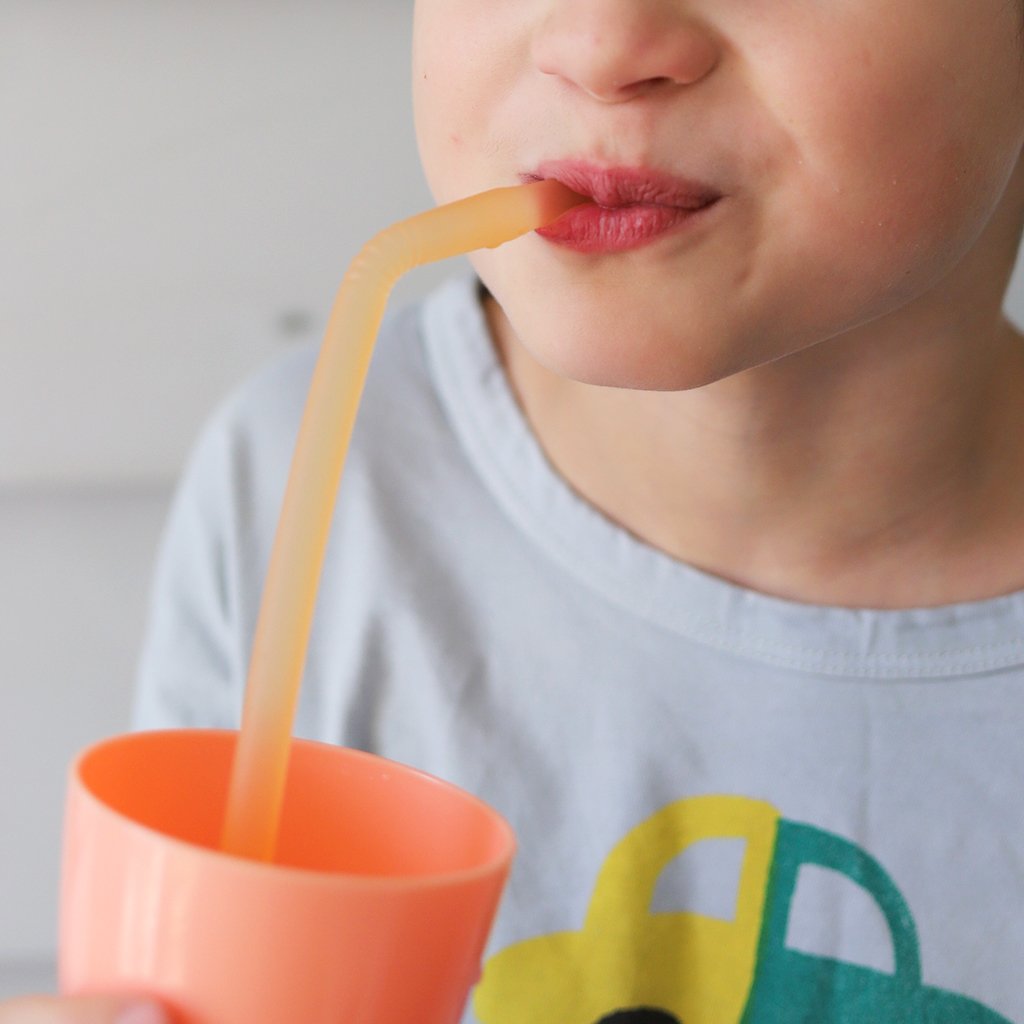 child with Silicone Straw Travel Set- b.box for kids