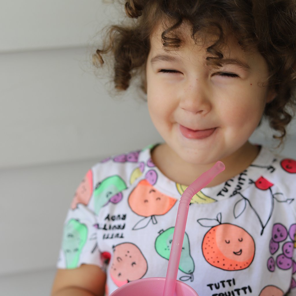 child with Reusable Silicone Straw - Pool Party - b.box for kids