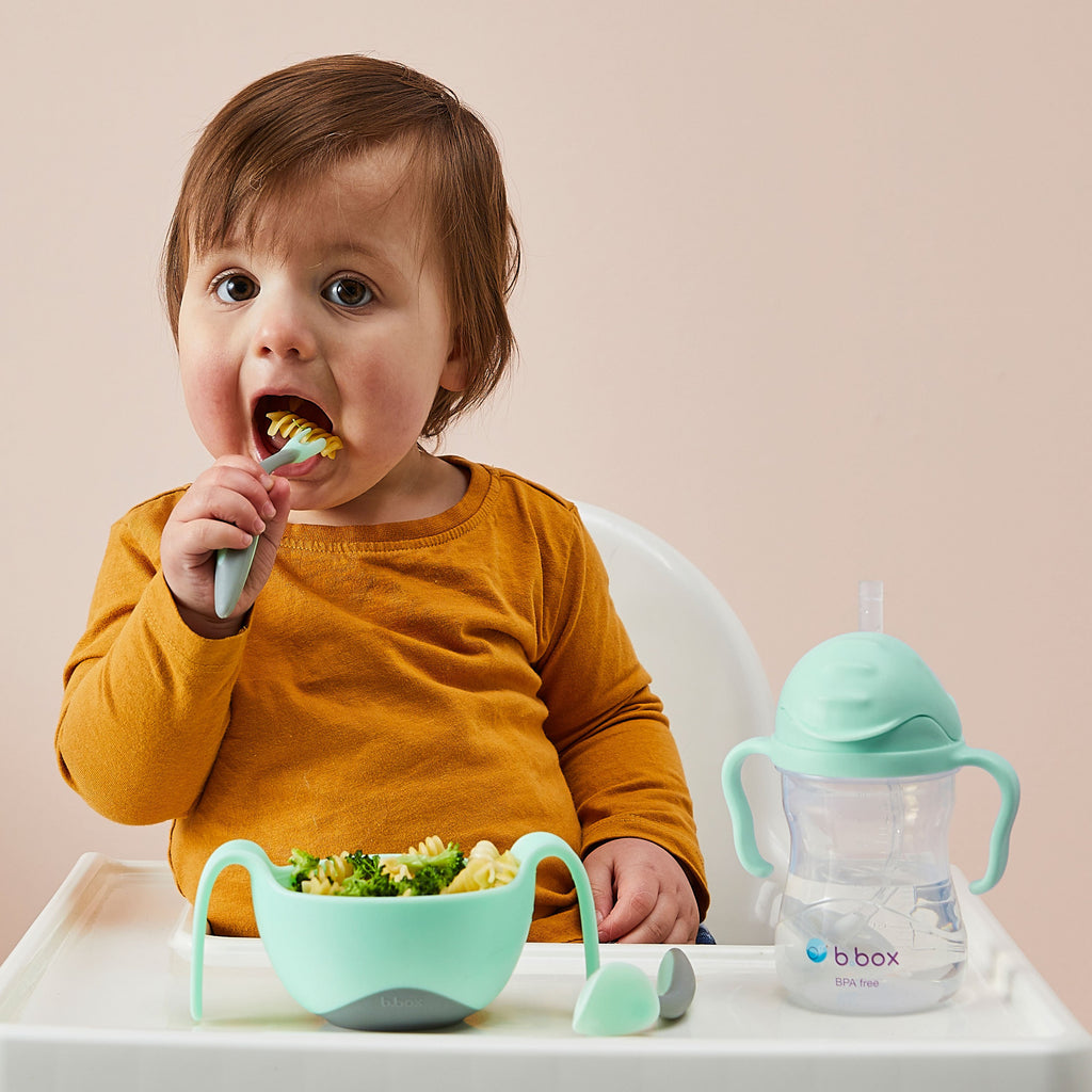 child with gelato sippy cup - pistachio - b.box for kids